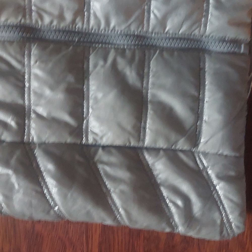 H&M vest - Picture 3 of 7